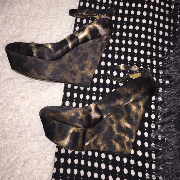 Pre-loved Sam Edelman wedges 8.5 🔥