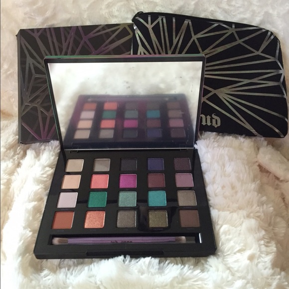 🎉HP🎉LE U•r•b•a•n D•e•c•a•y VICE 4 Palette 🎨