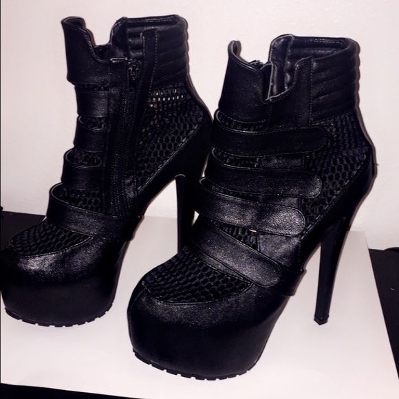 Jef black booties