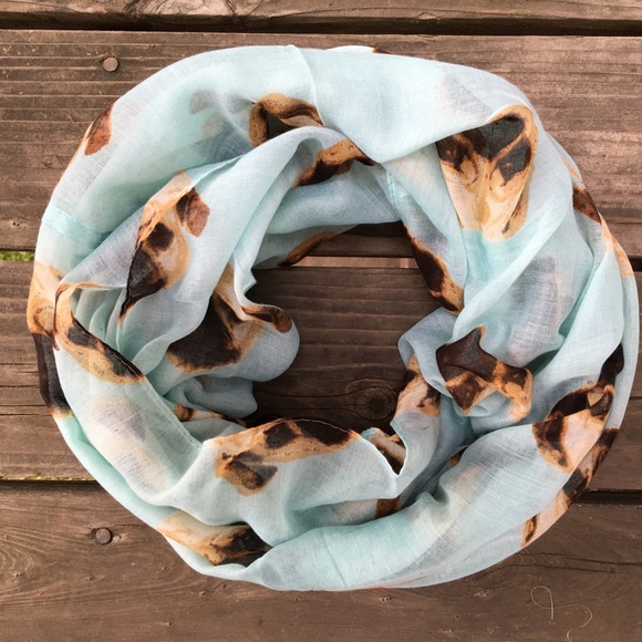 Alpha Shop Box Accessories - Pug Infinity Scarf, Blue Puggle Infinity Dog Scarf
