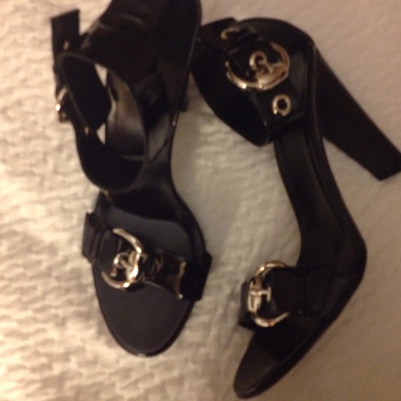 Authentic Gucci Patent Leather Sandals - Picture 3 of 3
