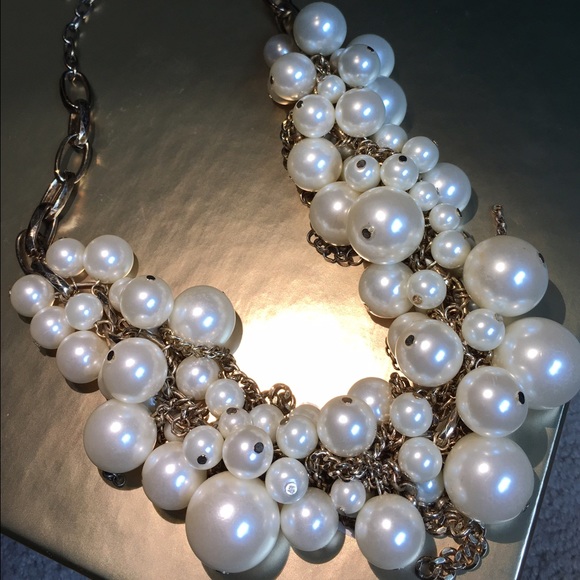 Gorgeous large white pearl and gold necklace