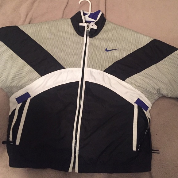 Women's Nike Jacket - Picture 1 of 3