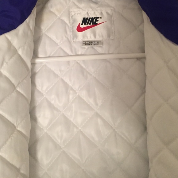 Women's Nike Jacket - Picture 2 of 3