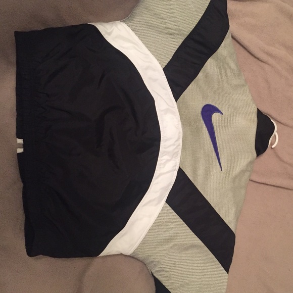 Women's Nike Jacket - Picture 3 of 3