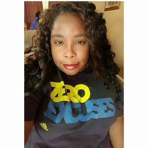 Meet your Posher, Dee