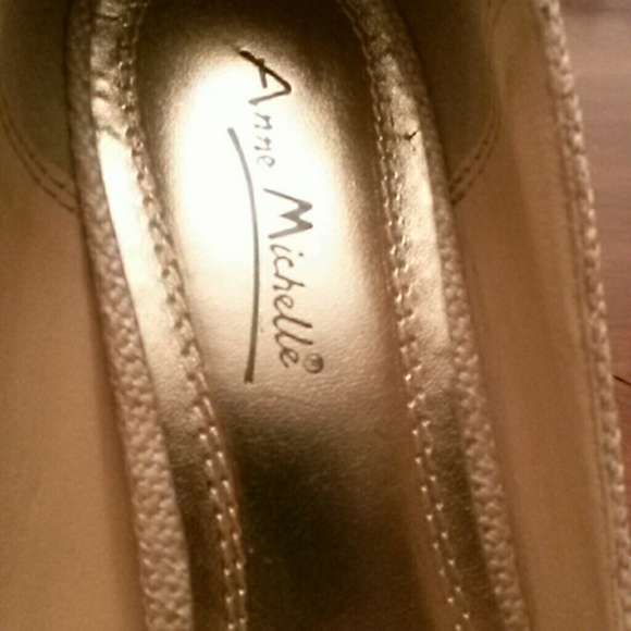 Shoe - Picture 3 of 4