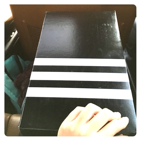 Adidas box
