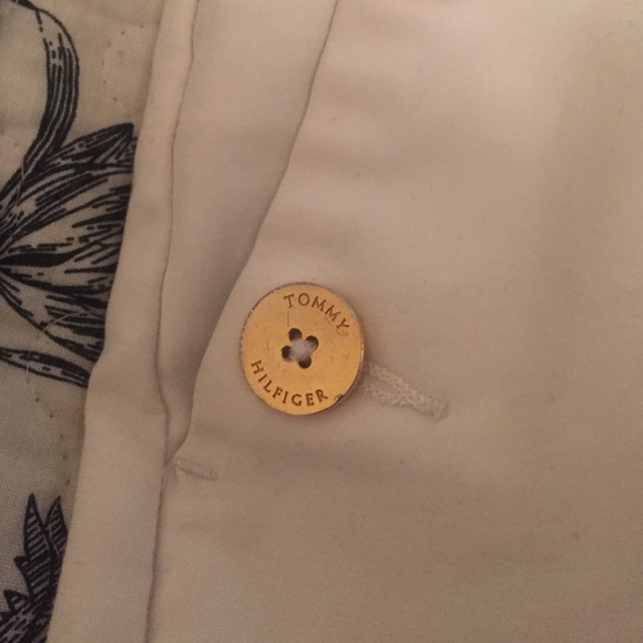 White Pencil skirt perfect for spring! - Picture 2 of 4