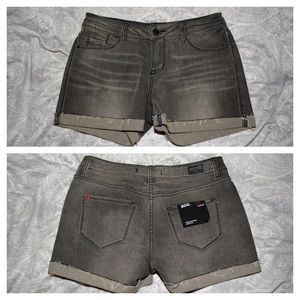 NWT BDG Grey jean shorts, size 6