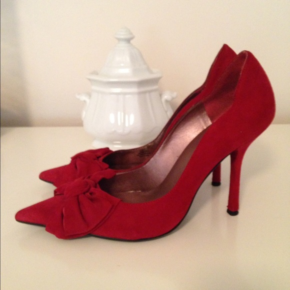 Gorgeous Red Suede Pumps