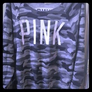 VS PINK Camo Crew