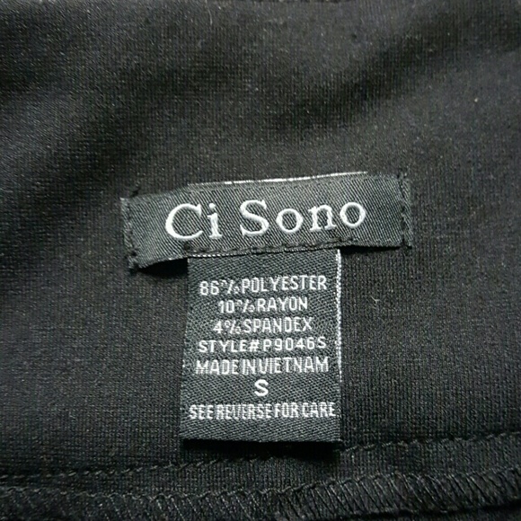 Shorts - Picture 3 of 4