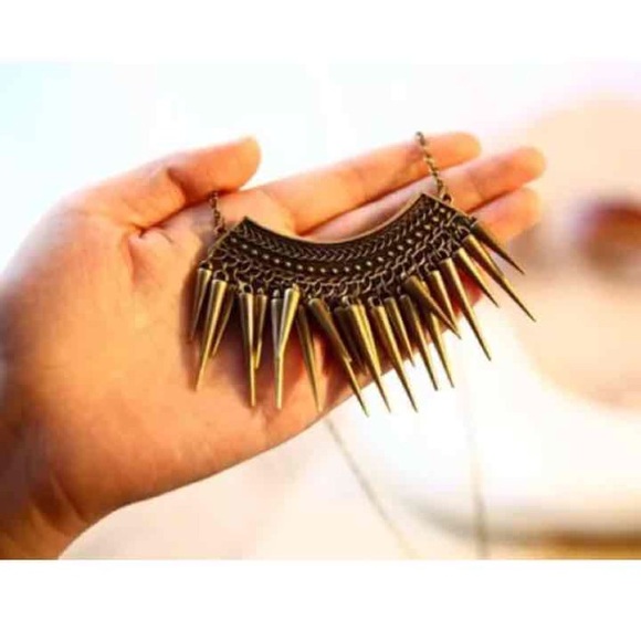 New Boutique Vintage Necklace!