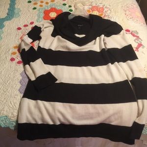 Maurices sweater type tunic. Used condition