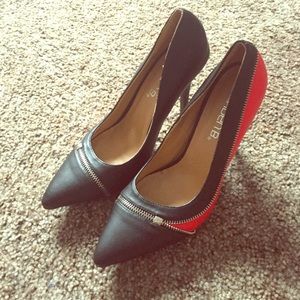 Zipper detail point toe heels