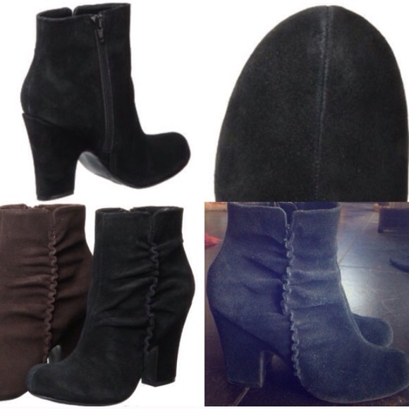 SALE PENDING Size 8.5 Black wedges