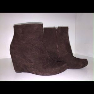 Brown Wedges by Chocolate Blu