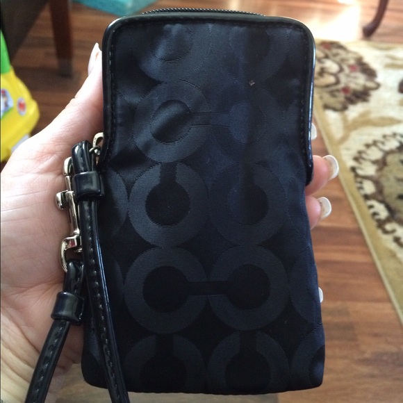 Cell phone case and wristlet - Picture 3 of 4