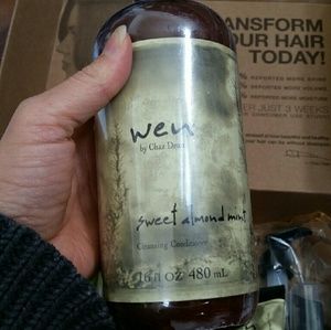 WEN Clarifying Conditioner in SWEET ALMOND MINT