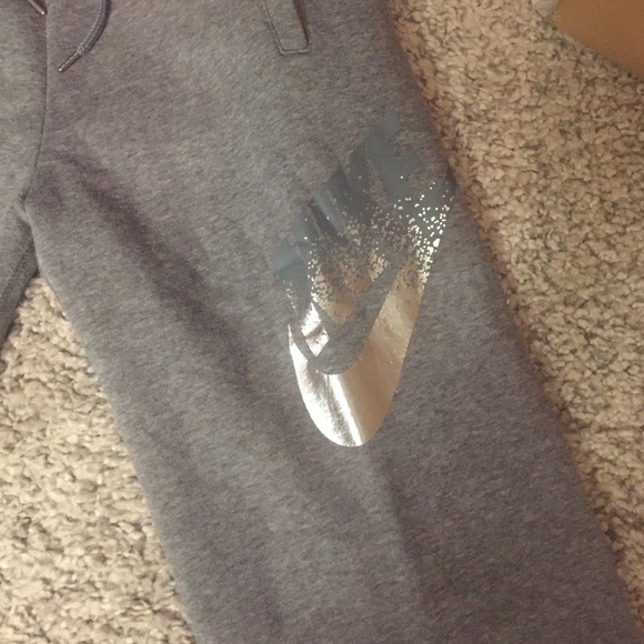 💜Nike Metallic Loose Fit Sweats💜 - Picture 4 of 4