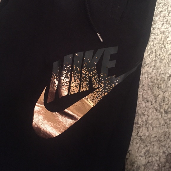 💜Nike Metallic Loose Fit Sweats💜 - Picture 2 of 4