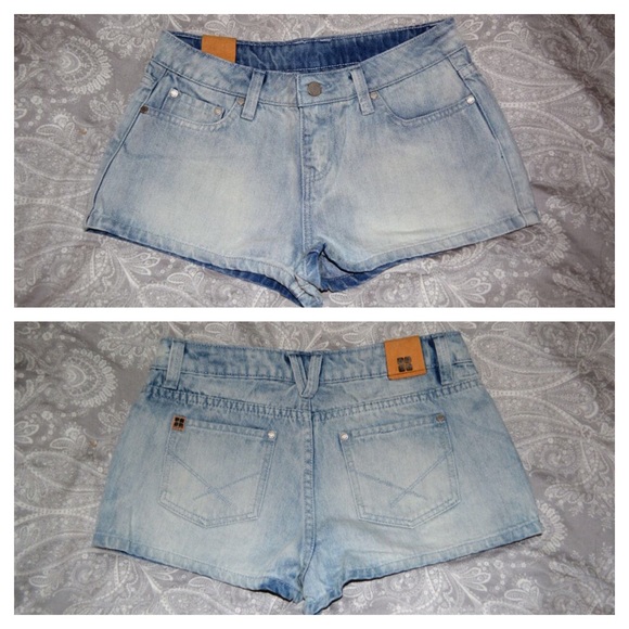 NWOT Low-Rise Nasty Gal Jean Shorts, Size 4