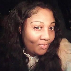 Meet your Posher, Adrienne