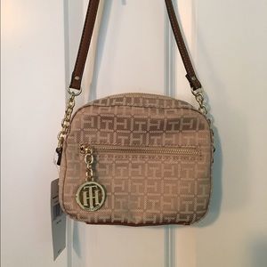 Brand new w/ tags Tommy Hilfiger cross body