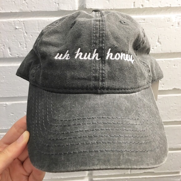 SOLD ‼️ Brandy Melville Uh Huh Honey Katherine