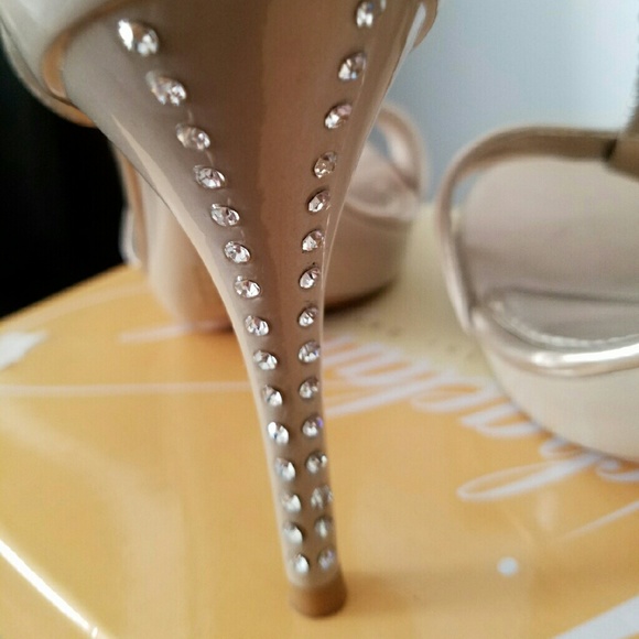 Nude Michaelangelo Dyeables - Picture 2 of 3