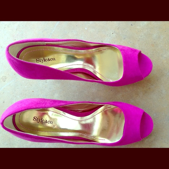 Style & Co's hot Fuscia pink pump.