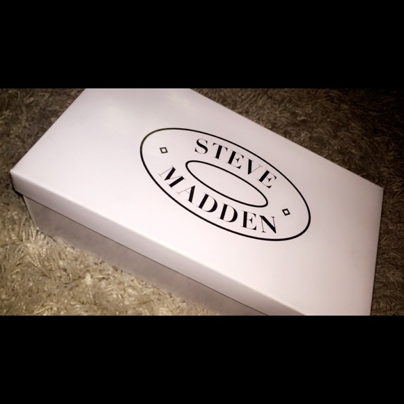 BRAND NEW Steve Madden sandals 8 1/2