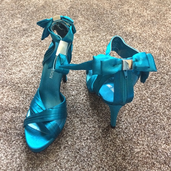 NWOT Michael Shannon Heels