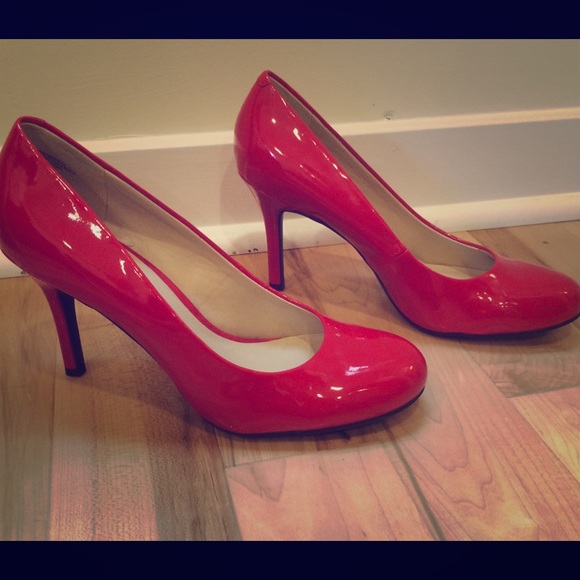 Nine West red patent leather pumps