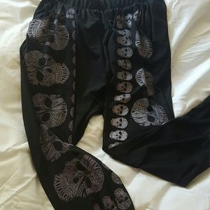 Baggy Skull Cropped Pants
