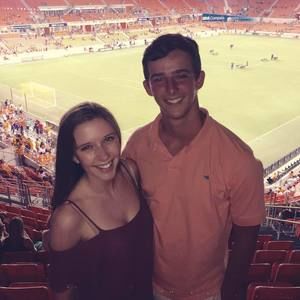 Meet your Posher, Elizabeth