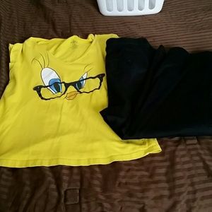 Tweety bird tee shirt & black capris