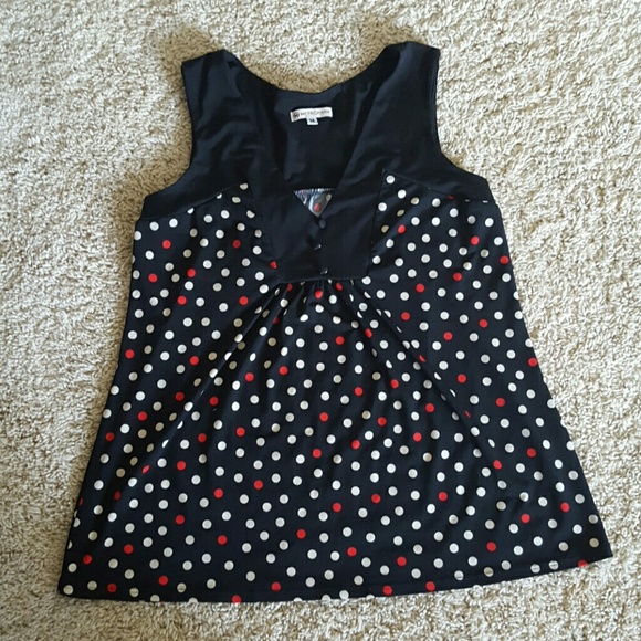 Medium polka-dot short sleeved blouse