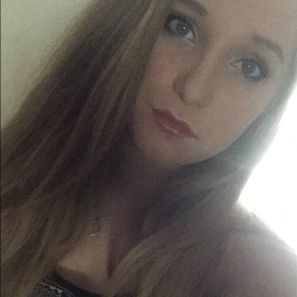 Meet your Posher, Lauryn - Picture 1 of 1