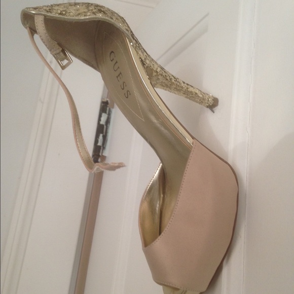 Guess embellished high heel shoe