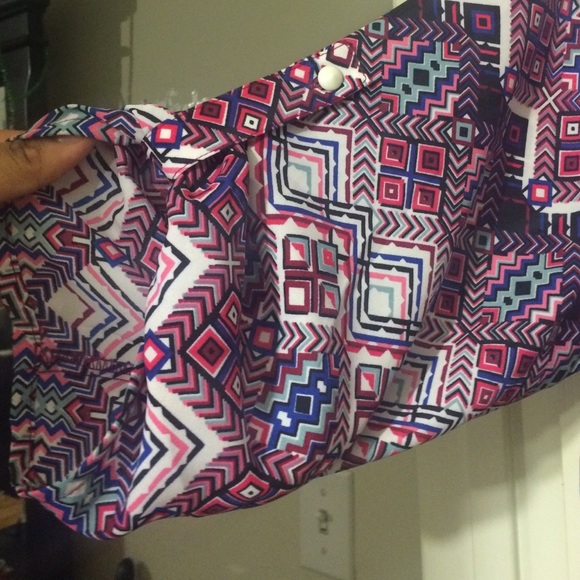 Patterned top - Picture 4 of 4