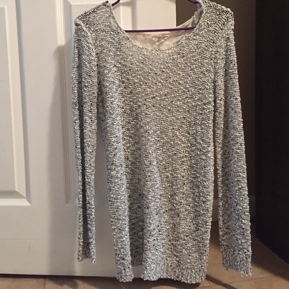Light weight sweater