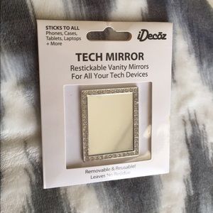 Tech mirror