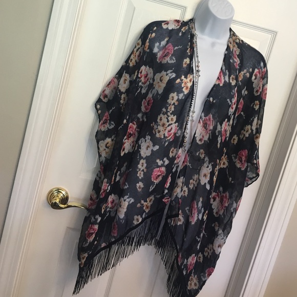 ✨Boho Fringe Kimono✨ - Picture 2 of 3