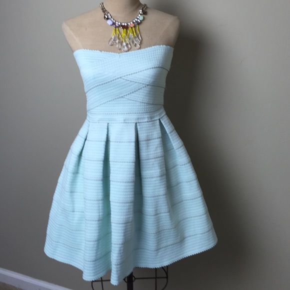 Jun & Ivy Dresses & Skirts - Mint Jun & Ivy bandage style full skirted dress