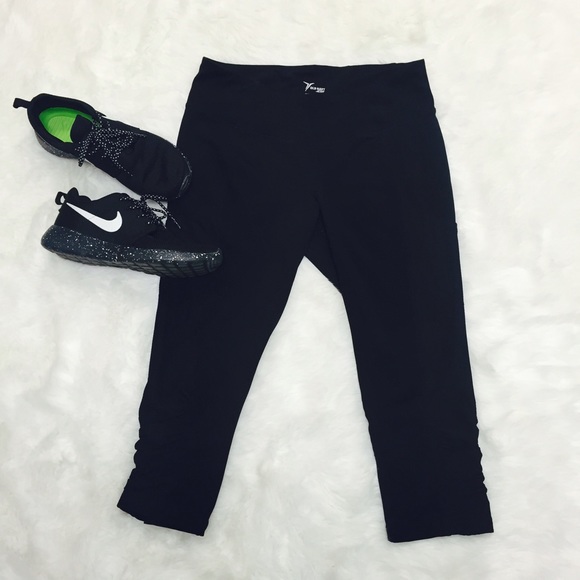 Cropped Black Leggings