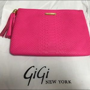 NWT GiGi New York Clutch