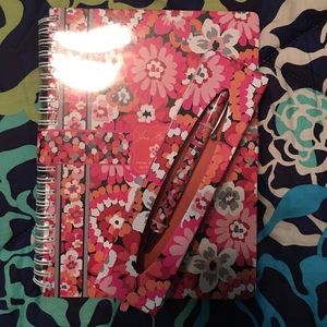 Vera Bradley mini notebook and pen 💁🏻