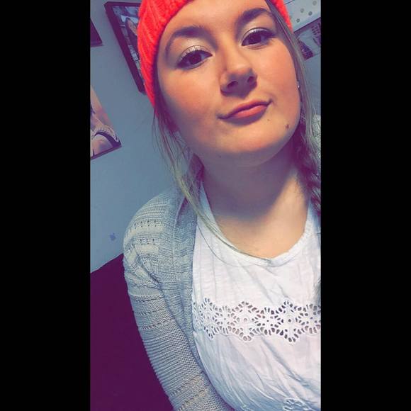 Meet your Posher, Haley - Picture 1 of 1